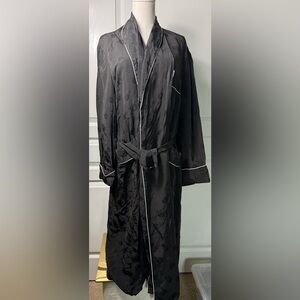 Vintage Chinese Silk Robe/Smoking Jacket. Black Jacquard Hangzhou Silk